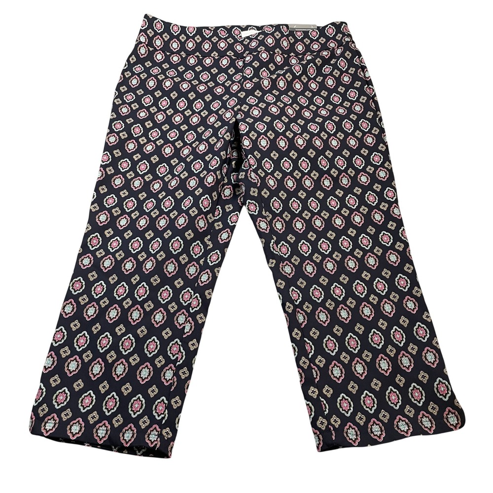 NEW Van Heusen Women 14 Super Stretch Pull On Capri Pants Navy Medallion Print